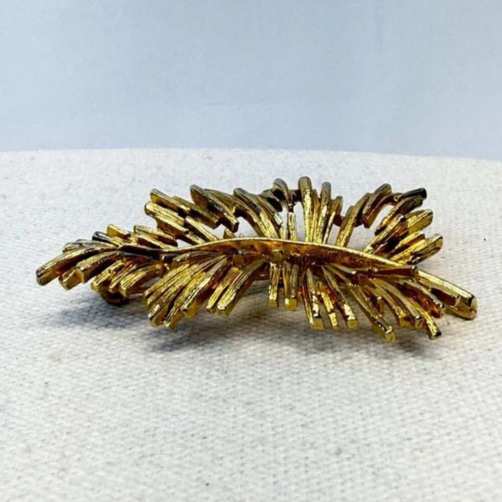 Lisner Vintage Leaf Brooch‎ Gold-Tone Retro Mid-Century MCM Signed Statement